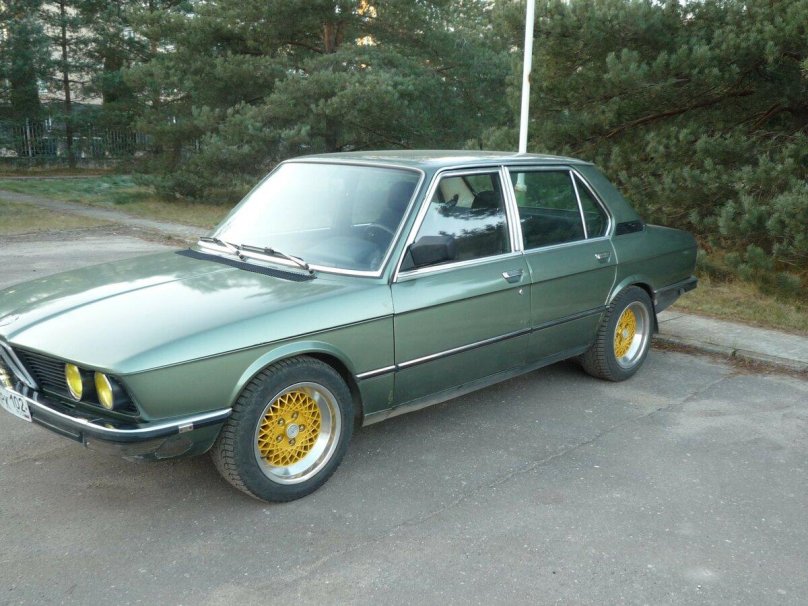 BMW 1980 зелёный