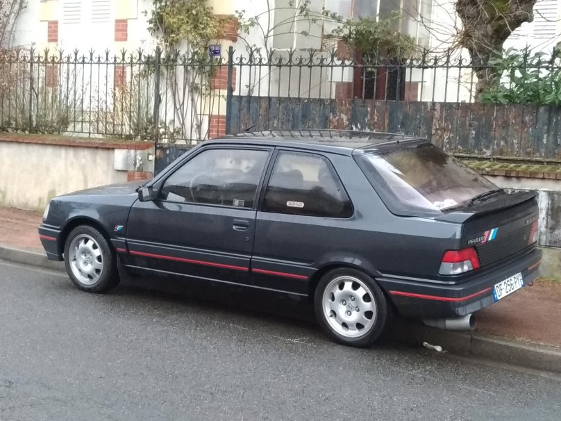 Peugeot 309 16v GTI