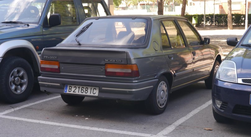 Пежо 309 седан