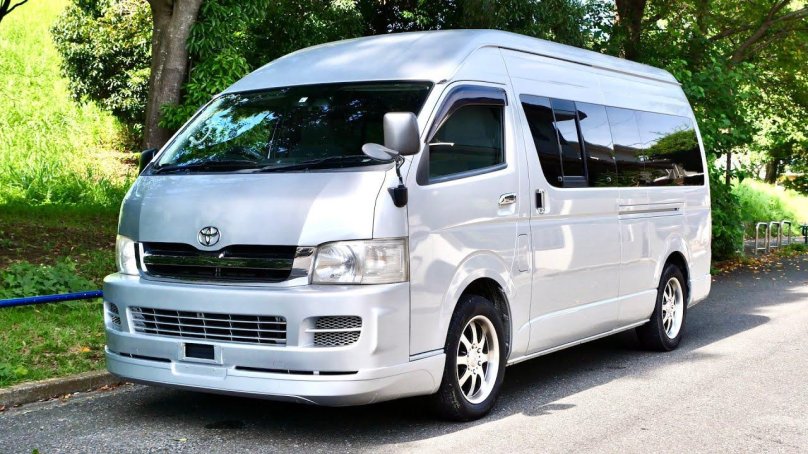 Toyota Hiace long