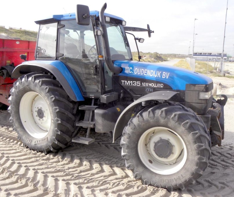 New Holland TS 135