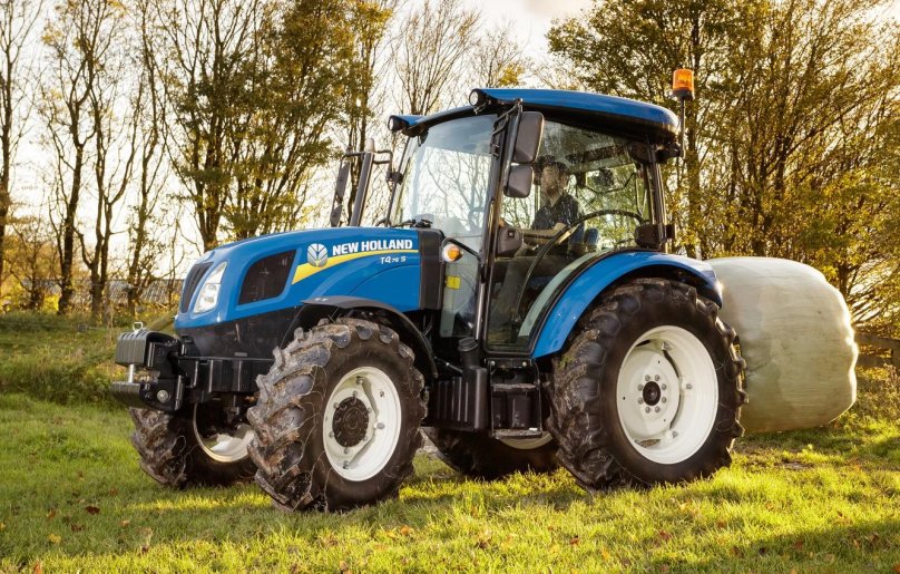 Трактор New Holland t4