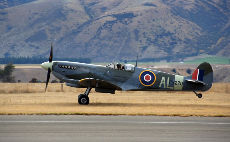 Spitfire MK IX mk912