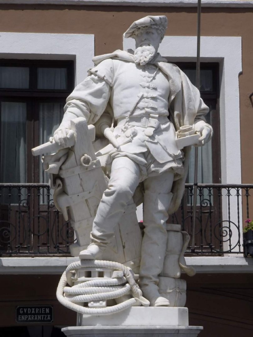 Элькано памятник в Гетарии