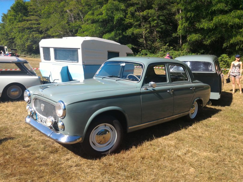 Пежо 403 кабриолет игрушка Коломбо