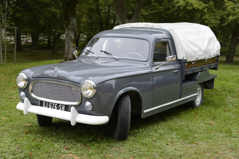 Peugeot 402