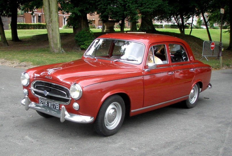 Машина Коломбо Пежо 403