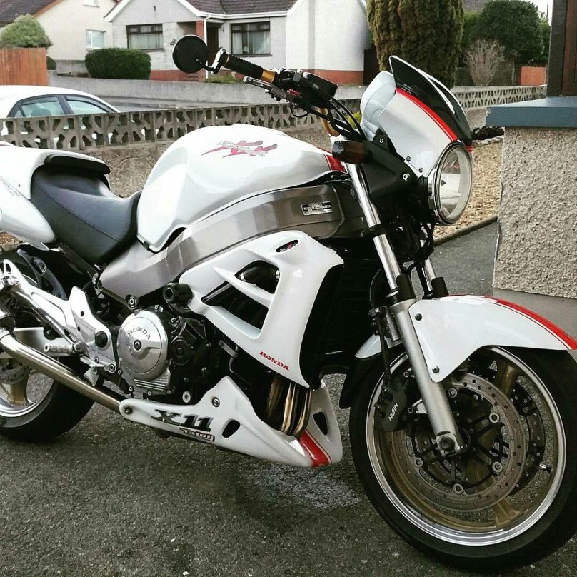 Мотоцикл Honda x11