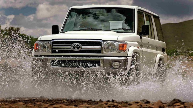 Toyota Land Cruiser 76