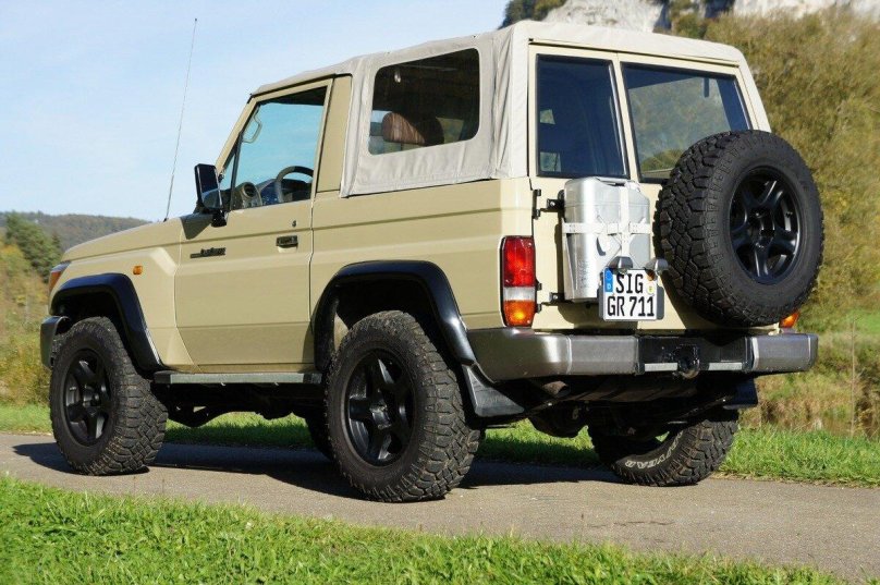 Toyota Land Cruiser 71