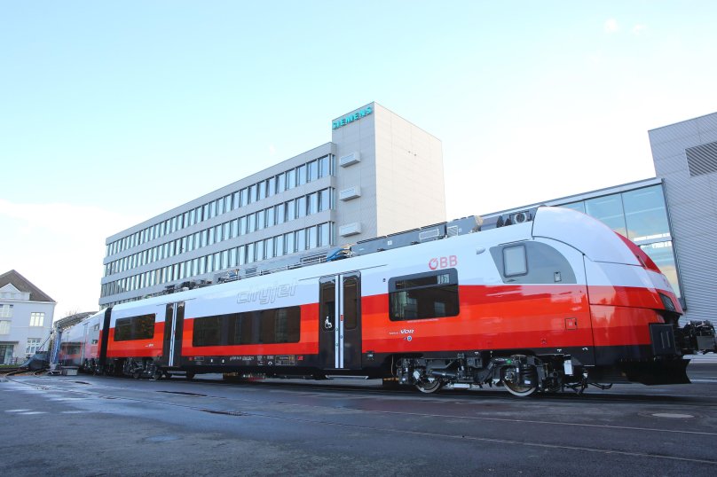 Поезд Siemens Desiro