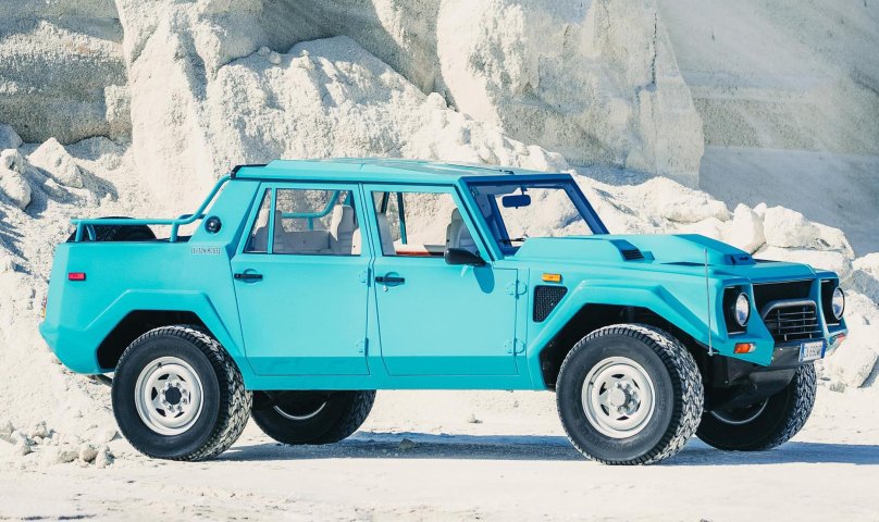 Lamborghini lm002 6x6