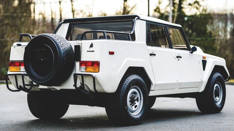 Lamborghini lm002 сзади