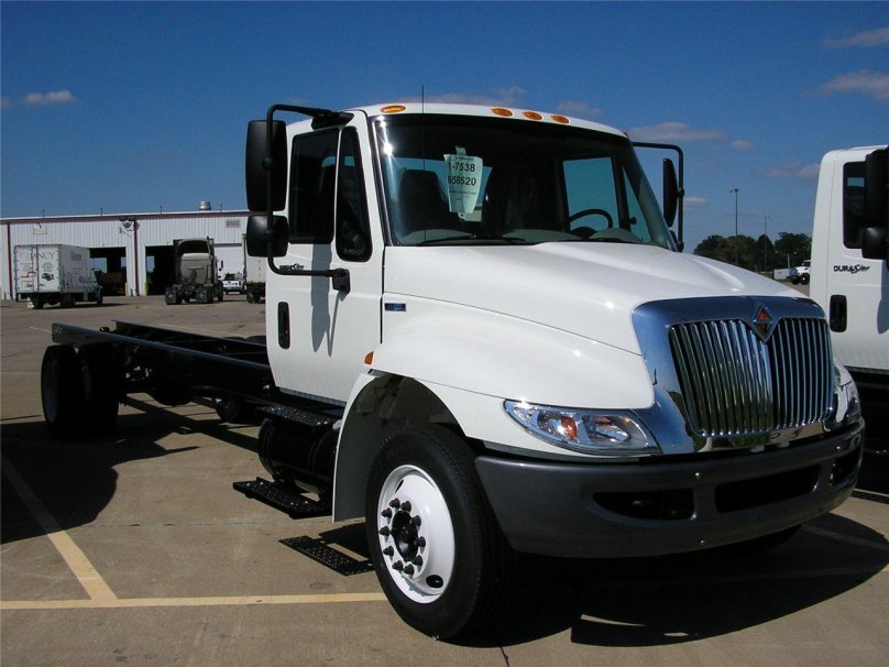 Интернационал 4300