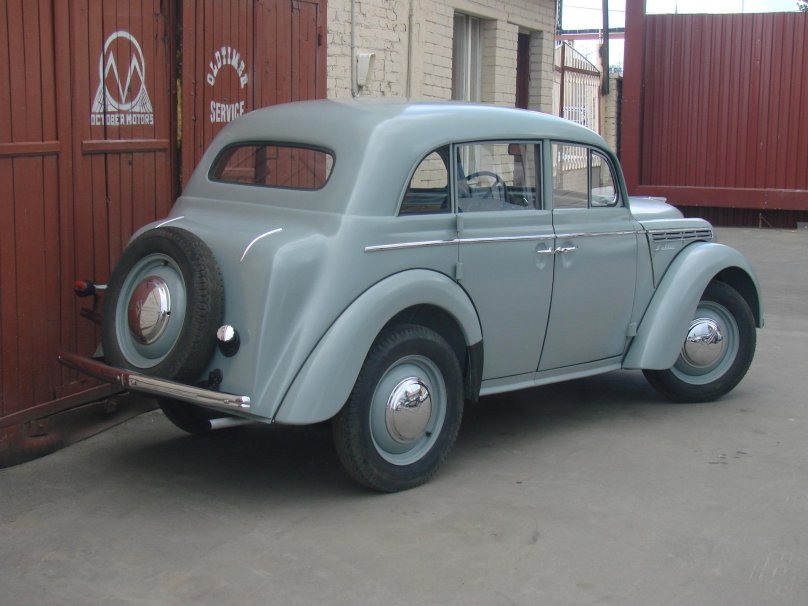 Машина Москвич 401