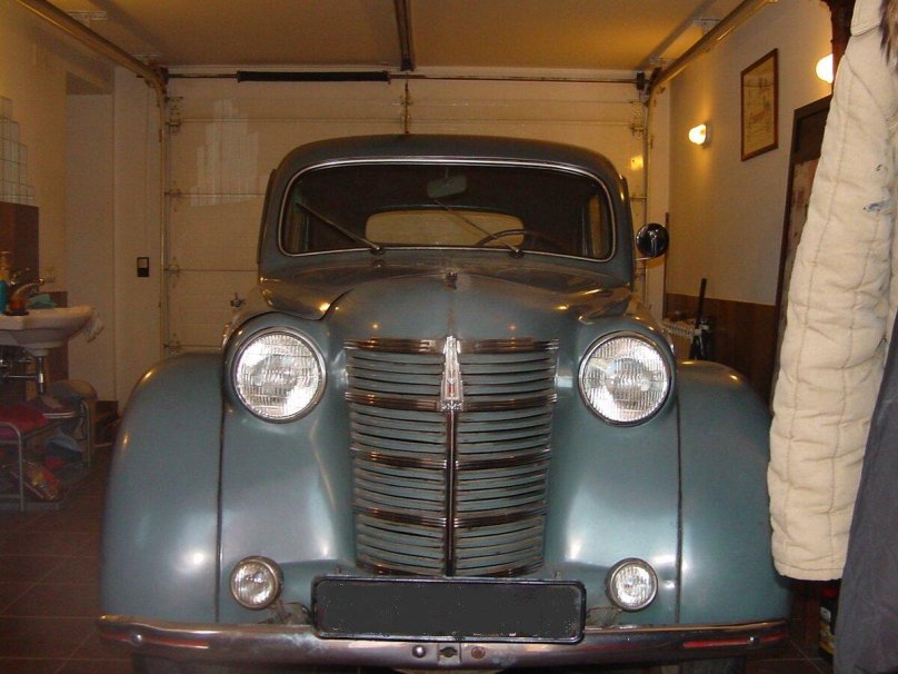 Москвич 401 седан