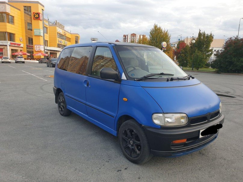 Ниссан Серена 1993 года