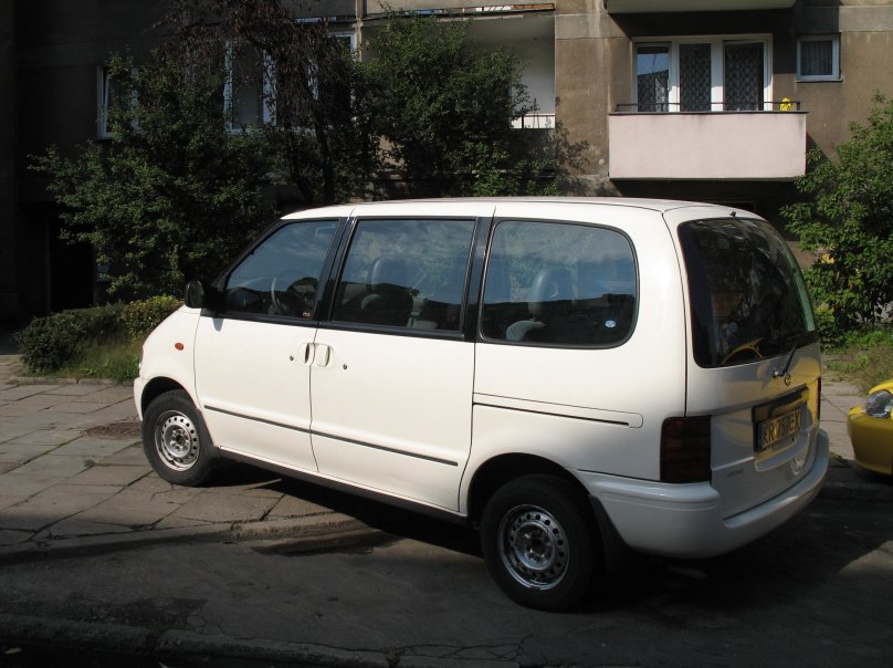 Nissan Serena c23