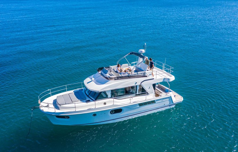 Яхта Beneteau Swift Trawler 41