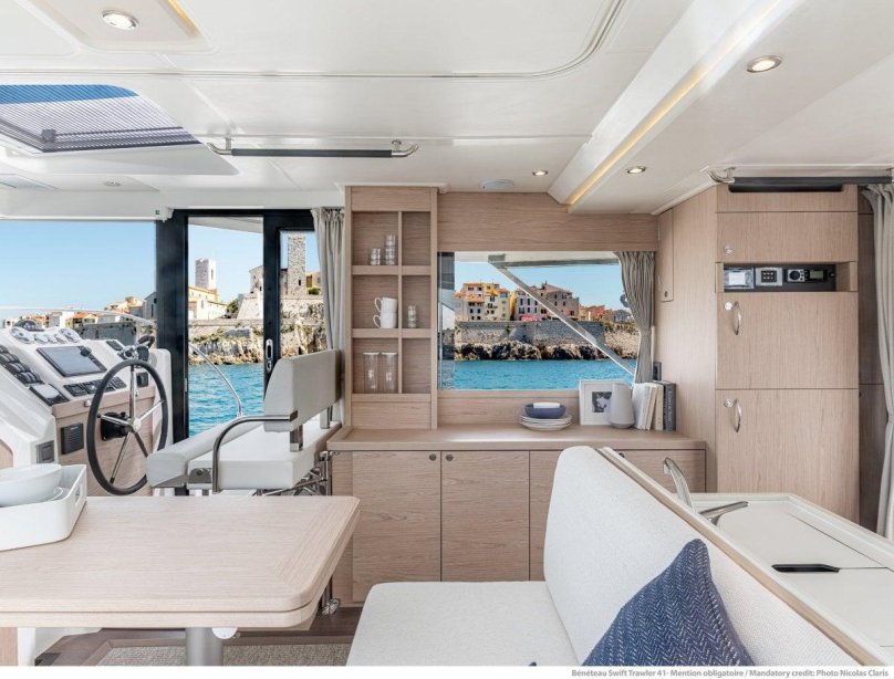 Яхта Beneteau Swift Trawler 41