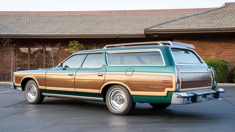 Ford Ltd Country Squire