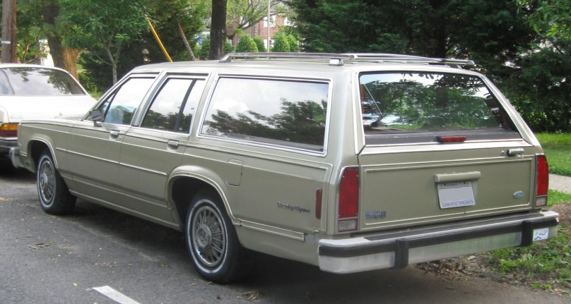 Ford Ltd Country Squire 1983