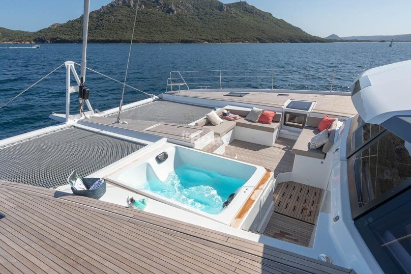 Fountaine Pajot Alegria 67