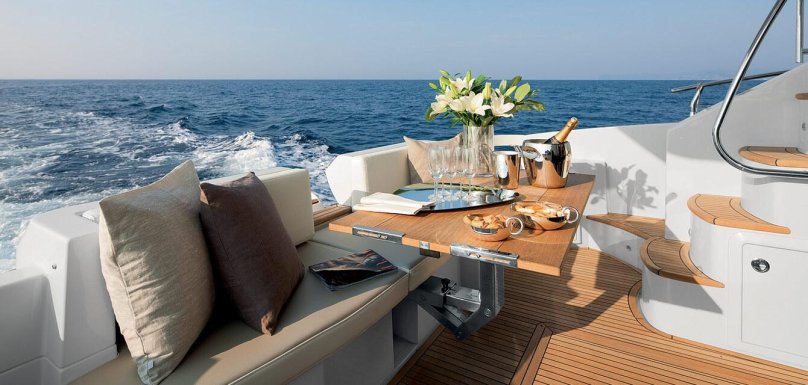 Azimut 50 Flybridge Yacht