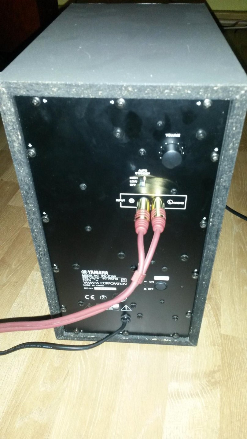 Сабвуфер Yamaha SW-p130