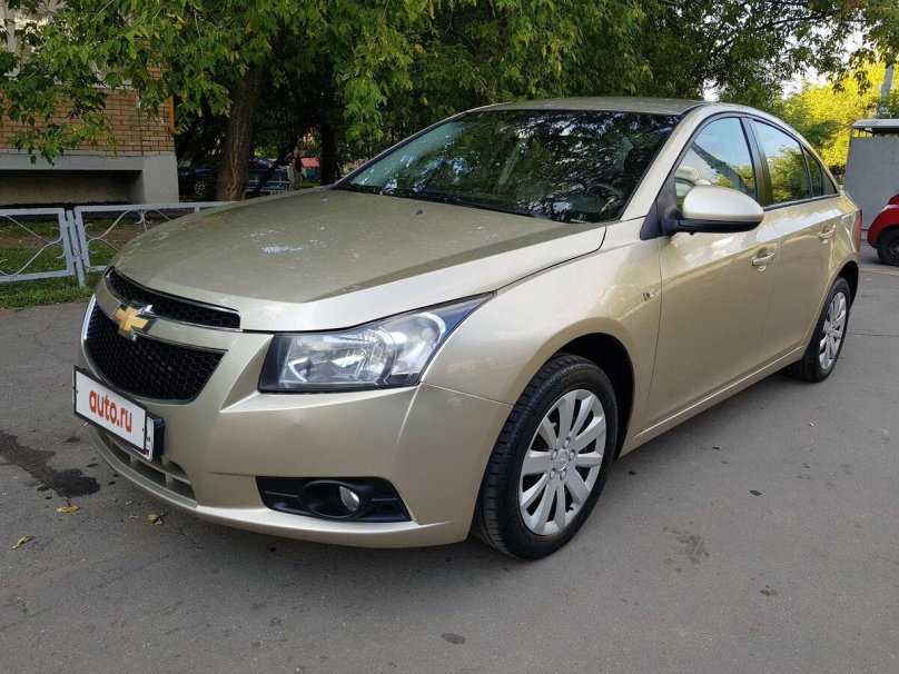 Шевроле Круз золотистый