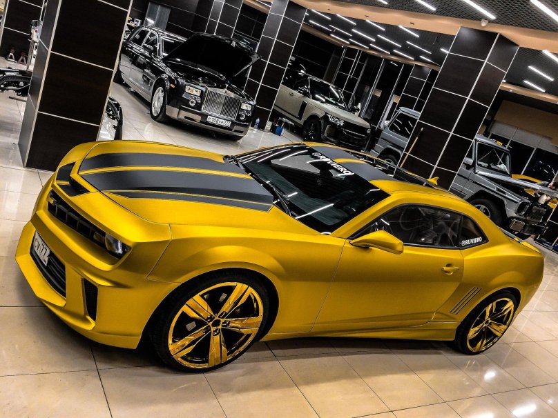 Шевроле Камаро Золотая