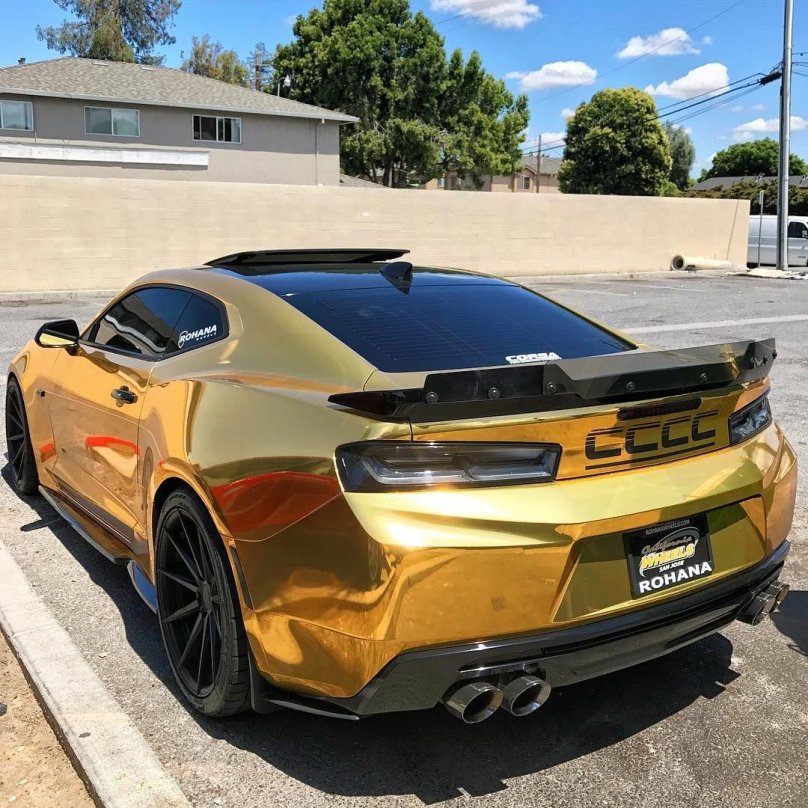 Шевроле Камаро Золотая