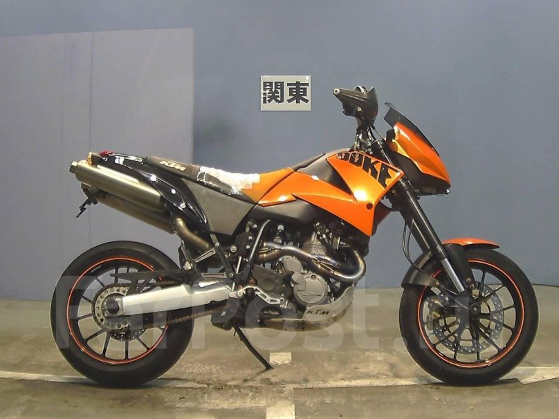 KTM 640 Duke styling