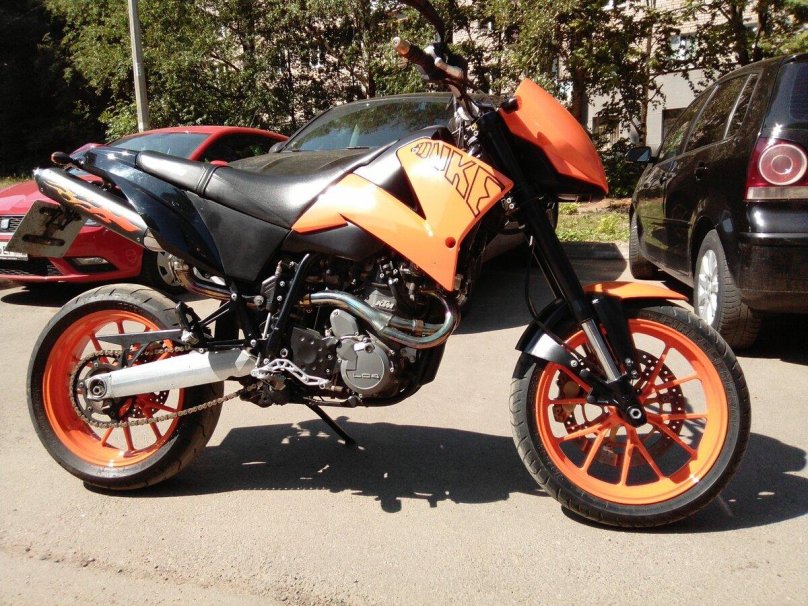 KTM 640 Duke styling