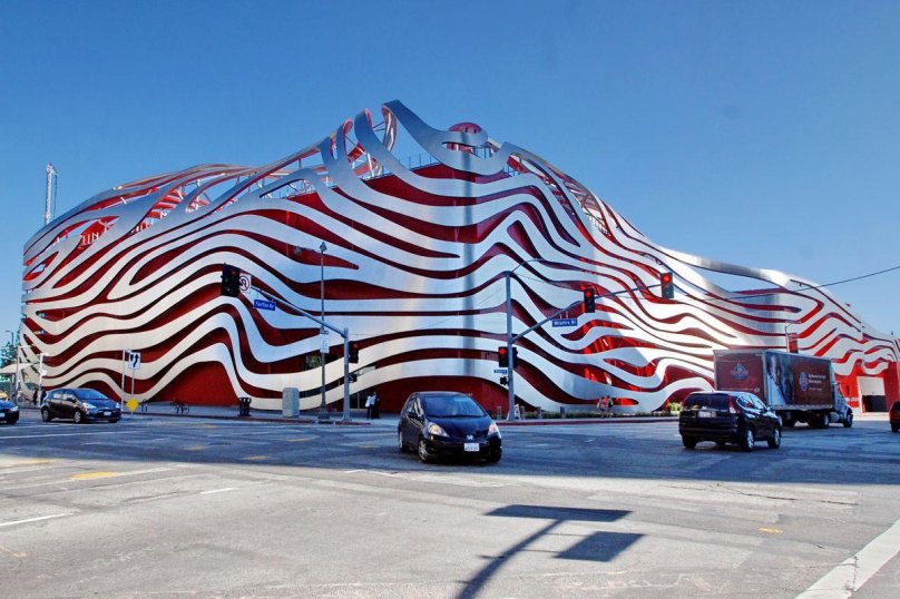 Автомобильный музей Петерсона в Лос-Анджелесе, США