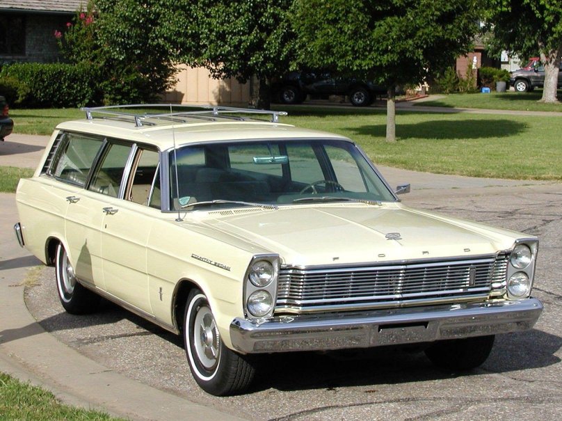 Ford Country Squire Station Wagon 1965