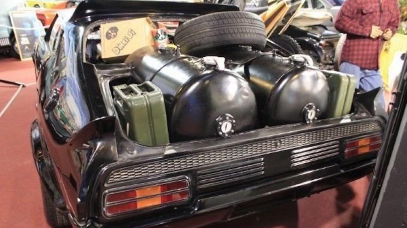 Mad Max v8 Interceptor