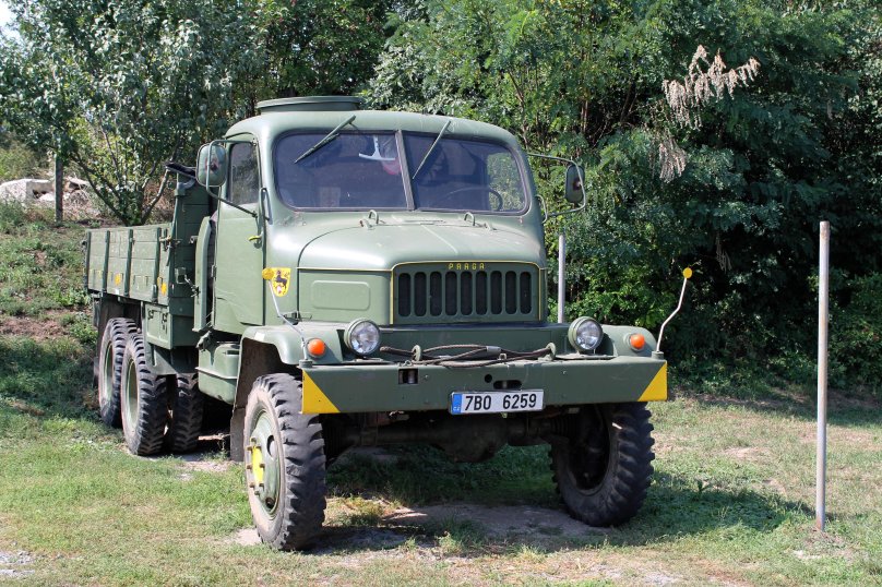 Грузовик Praga v3s