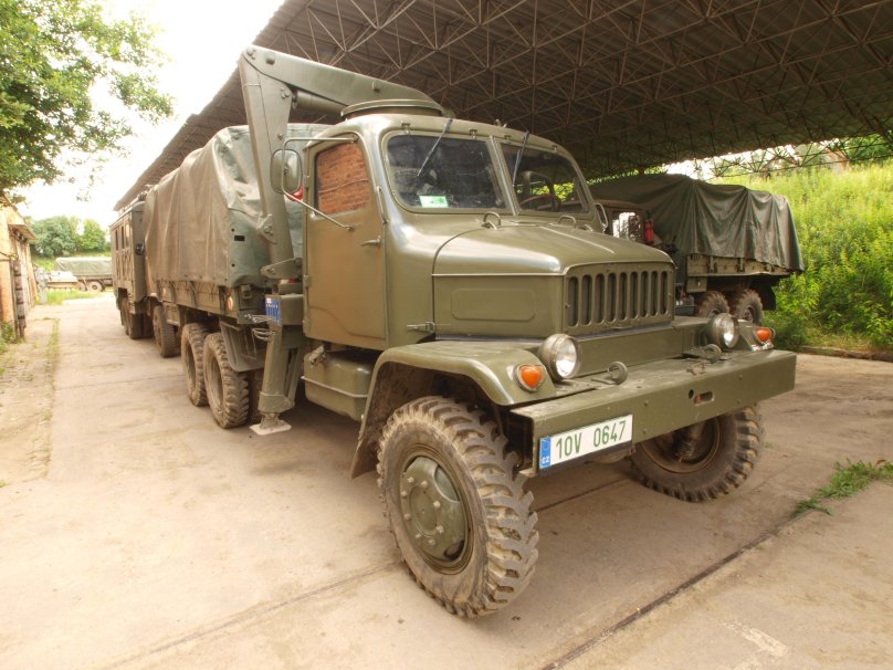 Praga v3s топливозаправщик