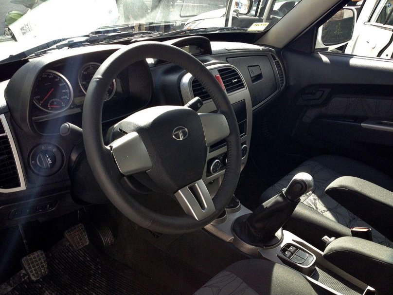 Tata Xenon салон