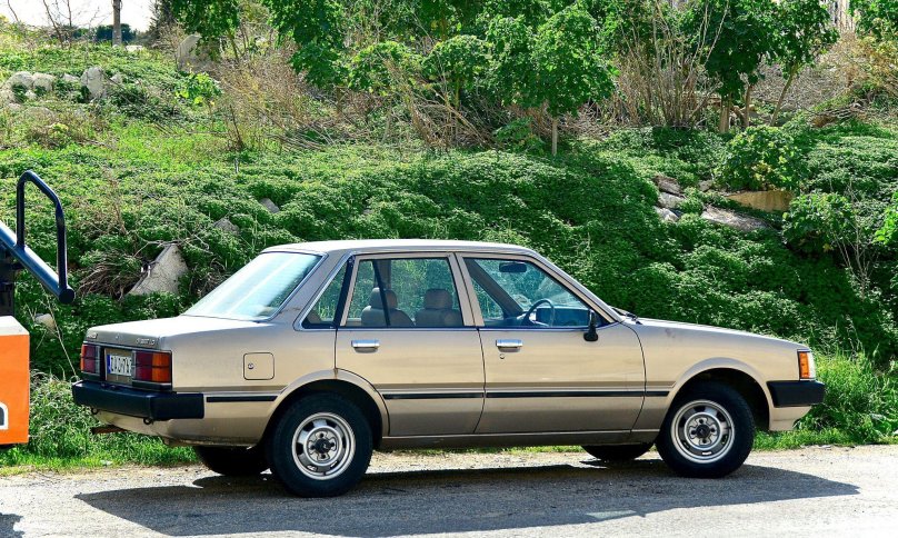 Дайхатсу Шармант 1987