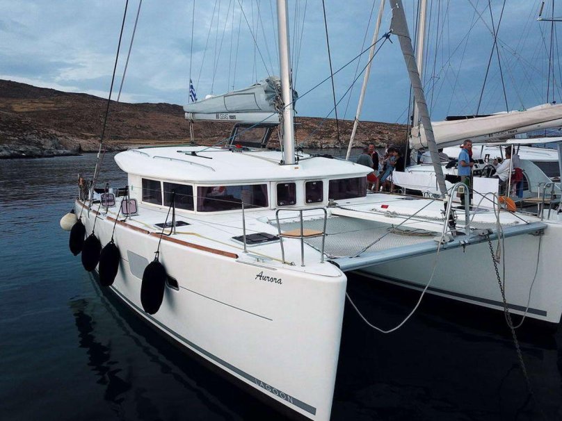 Лагун 400 катамаран