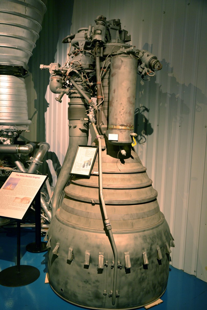 Маршевый двигатель ракеты