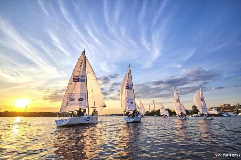 Яхта парусная регата