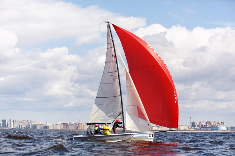 Яхта парусная регата