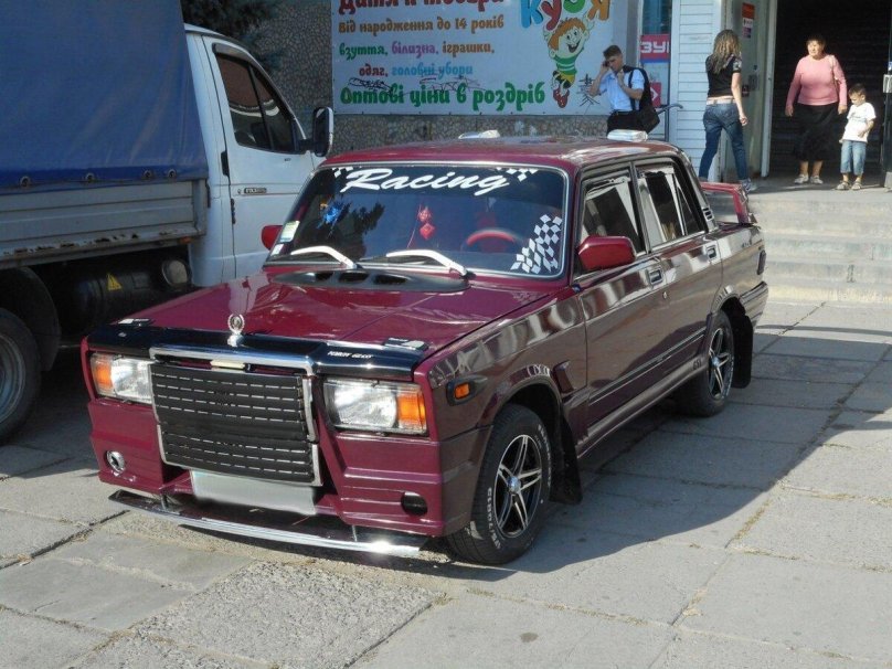 ВАЗ 2107 затюнингованная