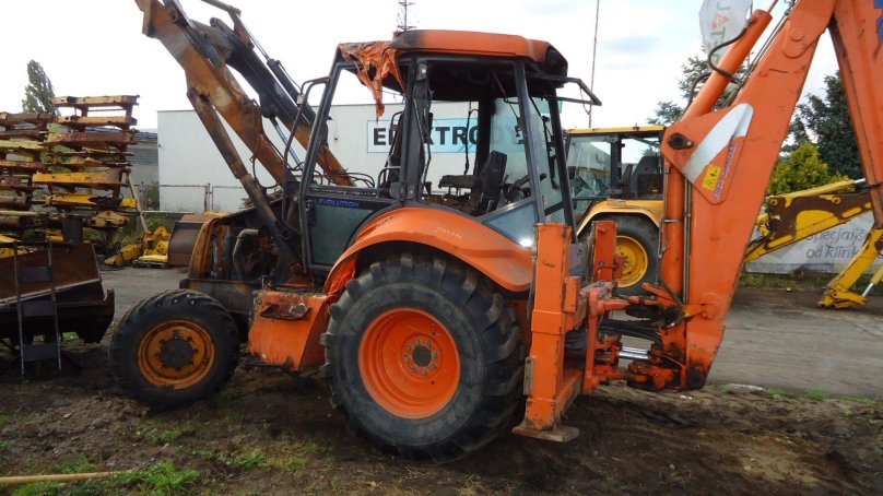 Фиат Хитачи fb 100