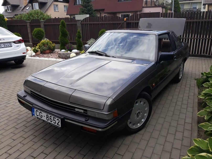 Mazda 929 II