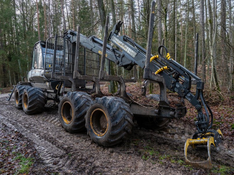 Форвардер Комацу 895