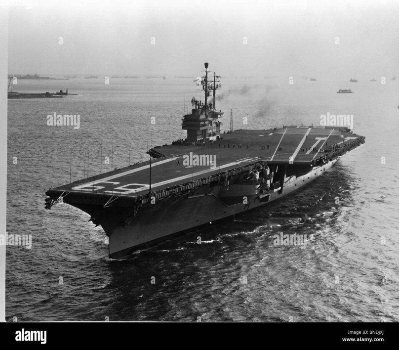 Авианосец Серов